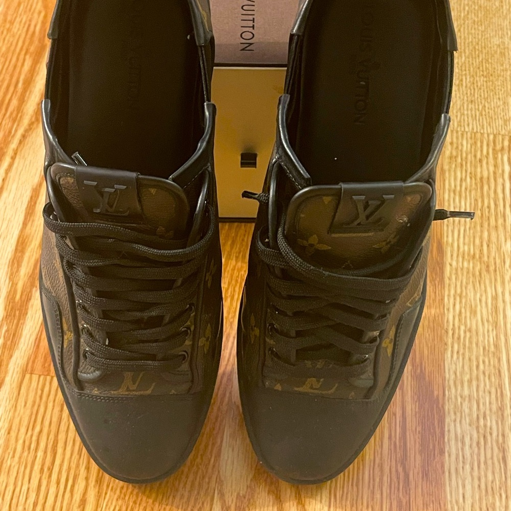 Mens Authentic Louis Vuitton Sneakers